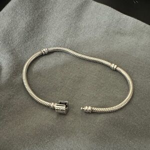 Pandora moments barrel clasp snake chain bracelet size 7.5